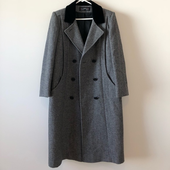 Vintage Jackets & Blazers - Vintage Wool Coat with Velvet Collar